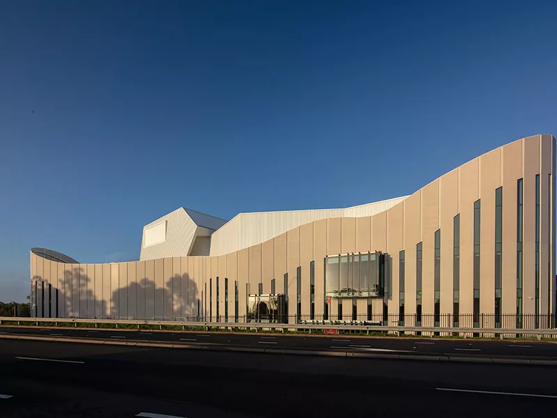 Nahoana no zava-dehibe amin'ny Architecture Modern ny fanorenana trano teatra vy?
